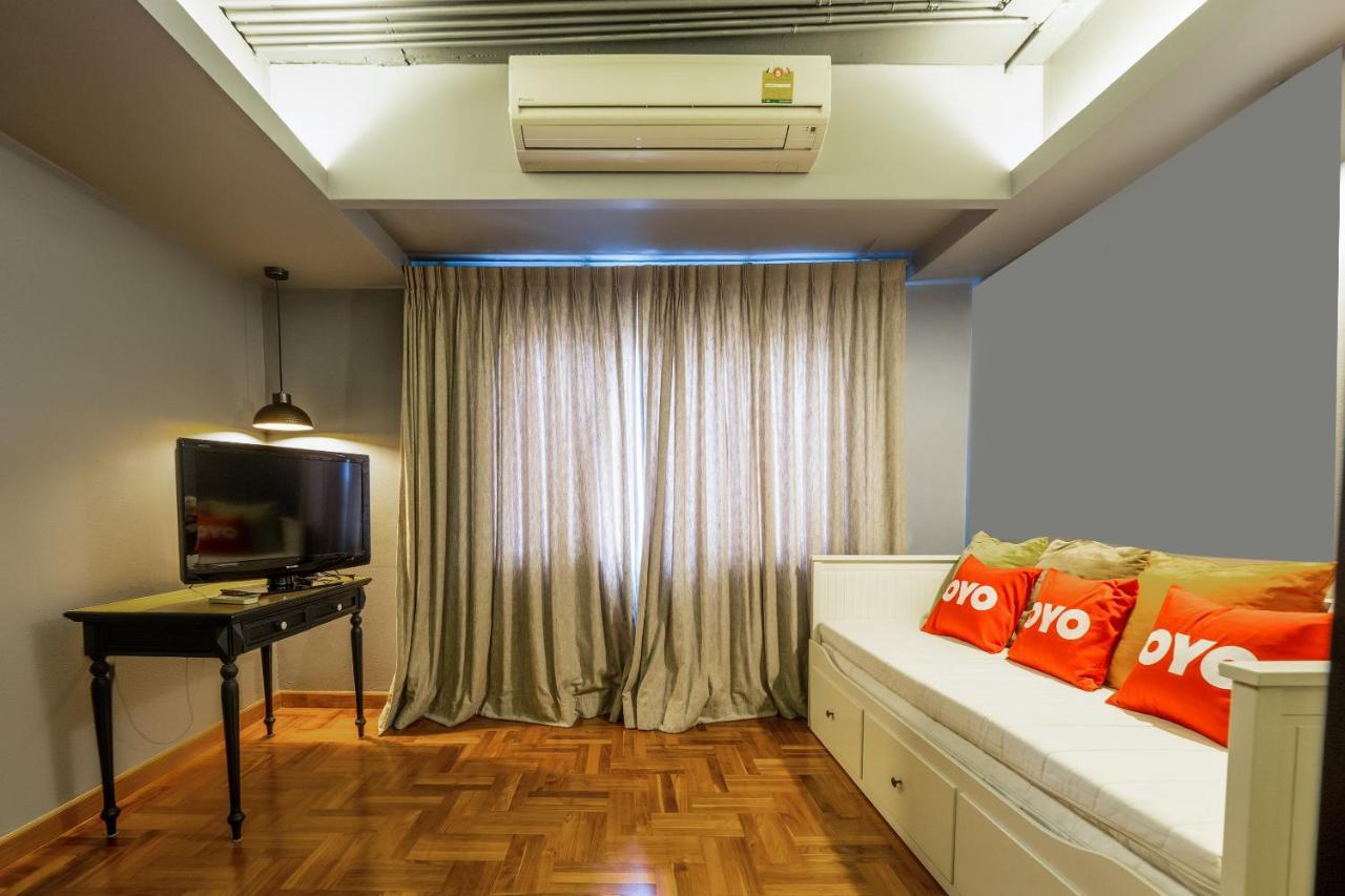 Oyo 1042 Boon'S Residence Банкок Екстериор снимка