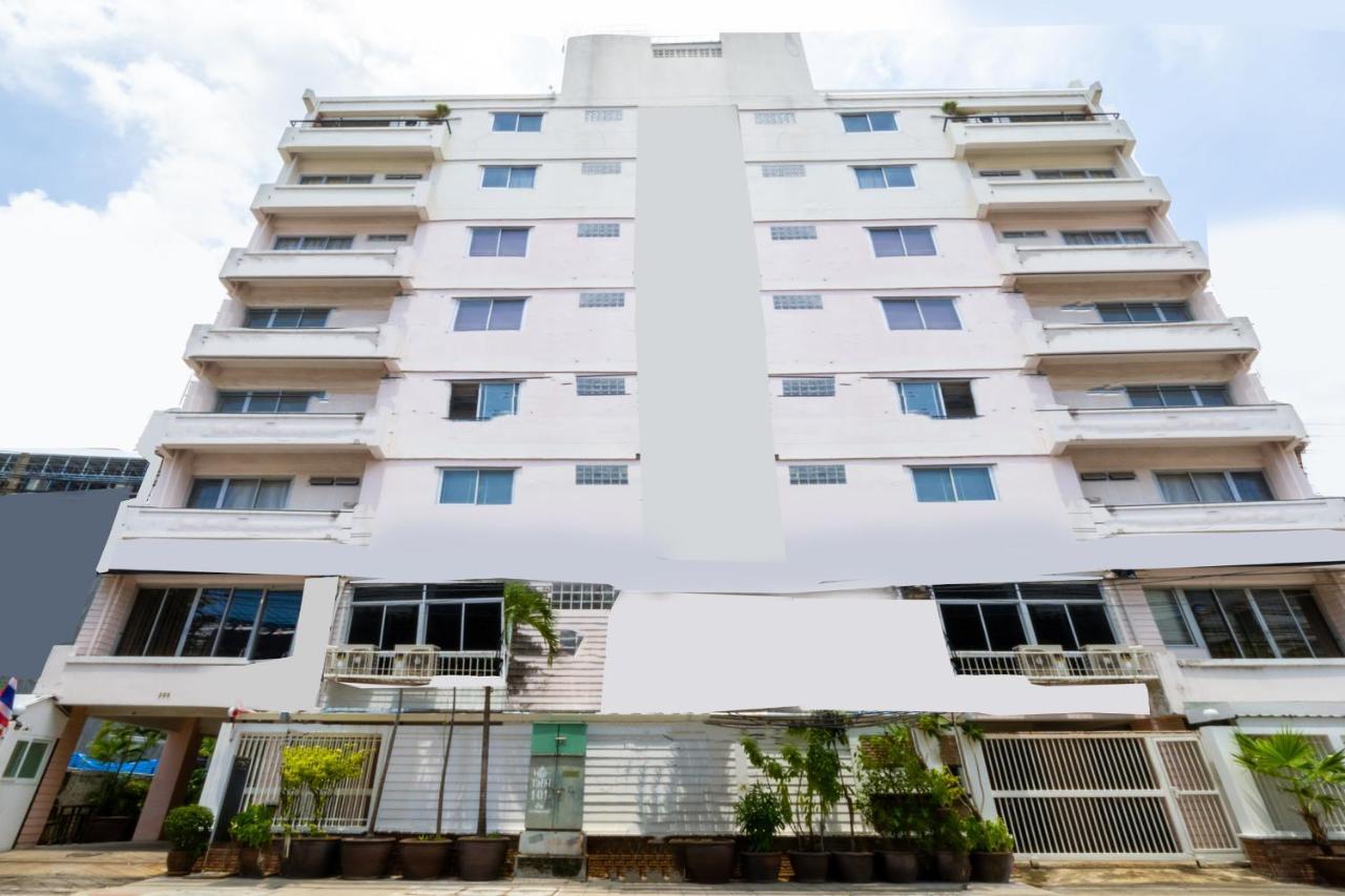 Oyo 1042 Boon'S Residence Банкок Екстериор снимка